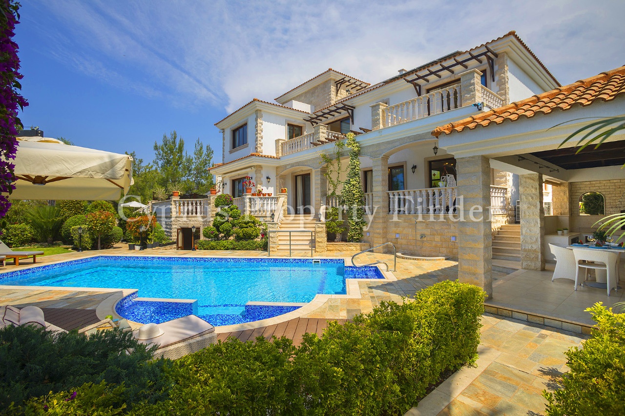 15-1782 (9) Two Luxurious Villas For Sale In Argaka