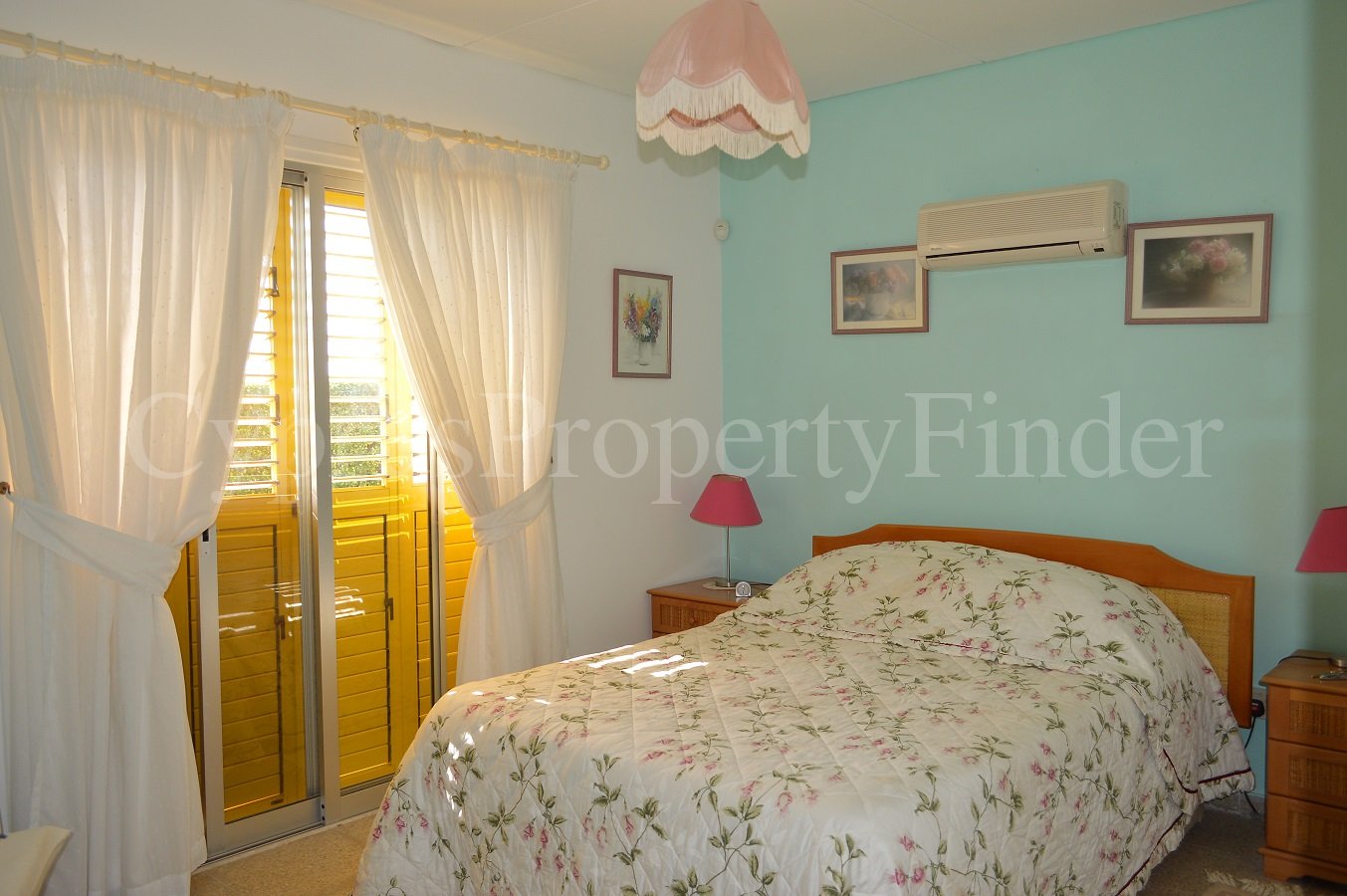 Lovely Three Bedroom Bungalow In Coral Bay