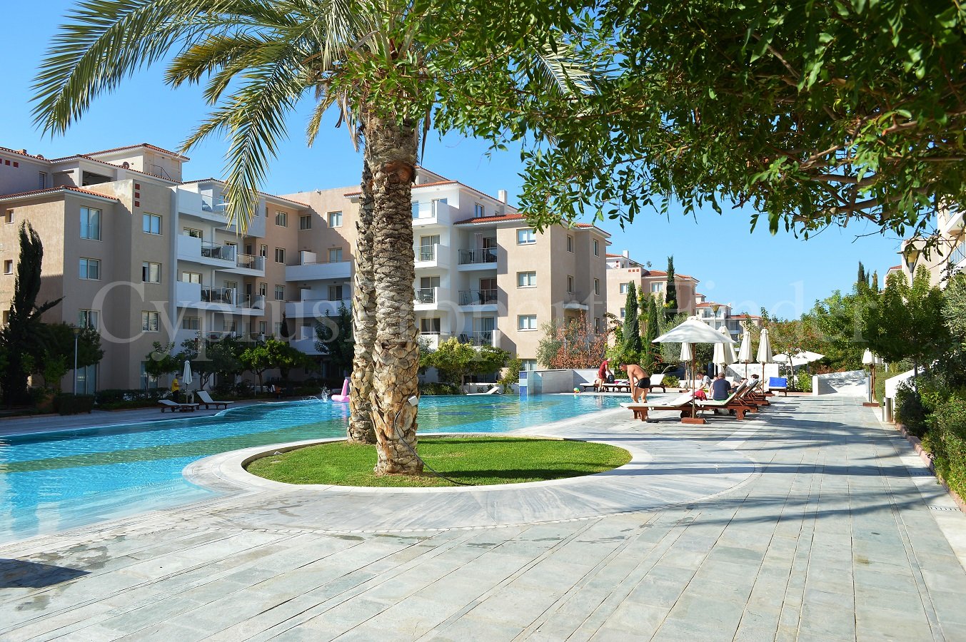 15-1784 (1) Beautiful Two Bedroom Apartment In Universal