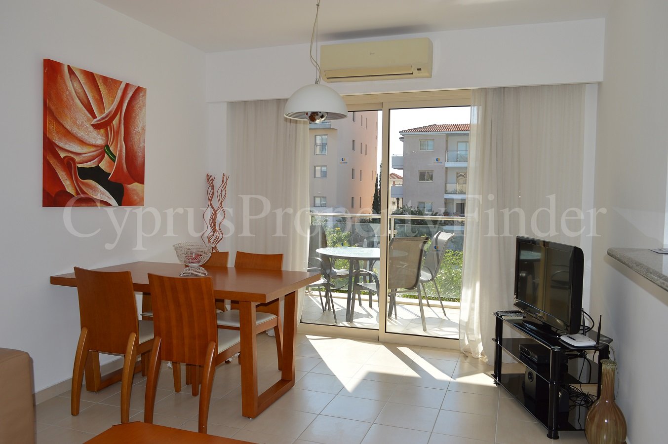 Beautiful Two Bedroom Apartment In Universal