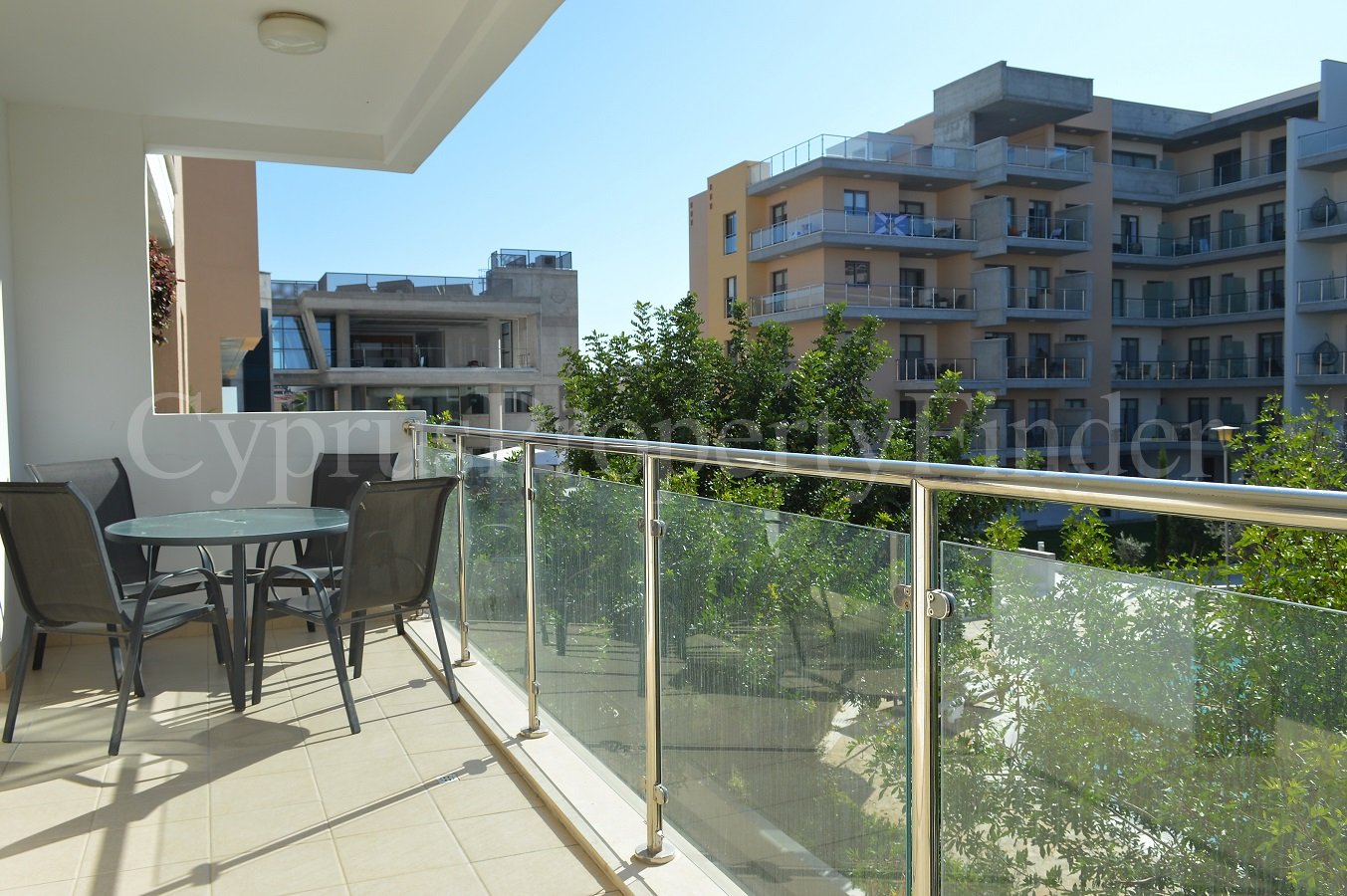Beautiful Two Bedroom Apartment In Universal