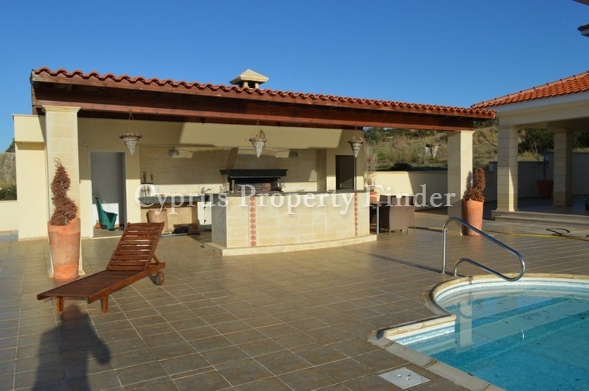 Eight Bedroom Luxury Villa With Excellent Sea Views
