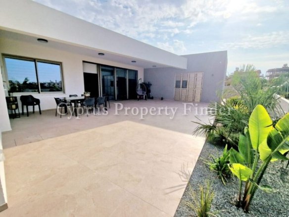 Four Bedroom Superb Bungalow In Emba