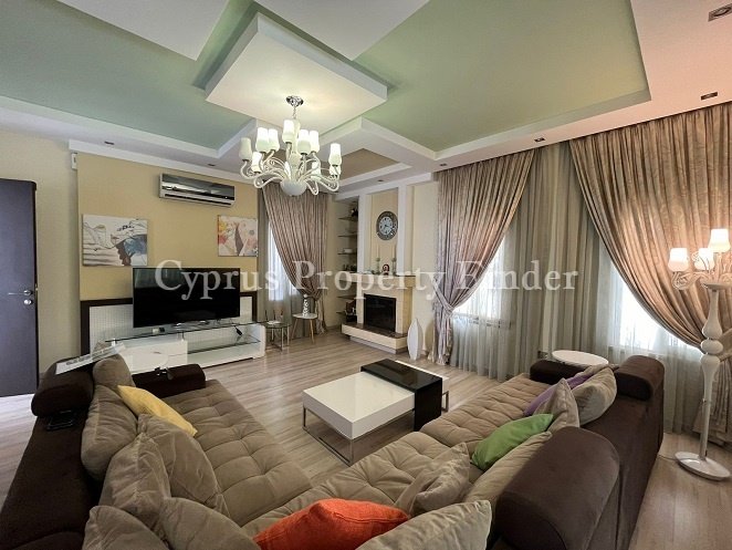 Three Bedroom Villa In Peyia Village