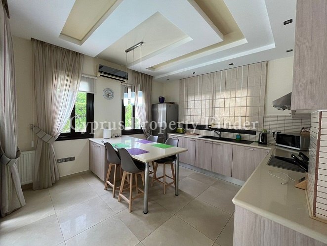 Three Bedroom Villa In Peyia Village
