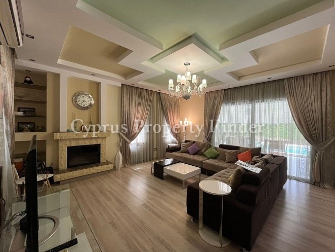 Three Bedroom Villa In Peyia Village