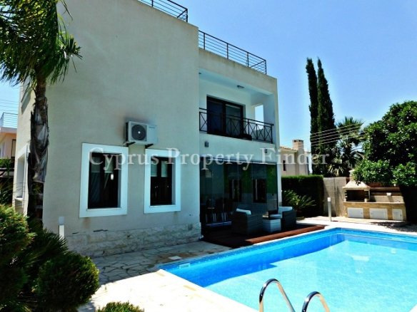 Three Bedroom Villa In Peyia Village