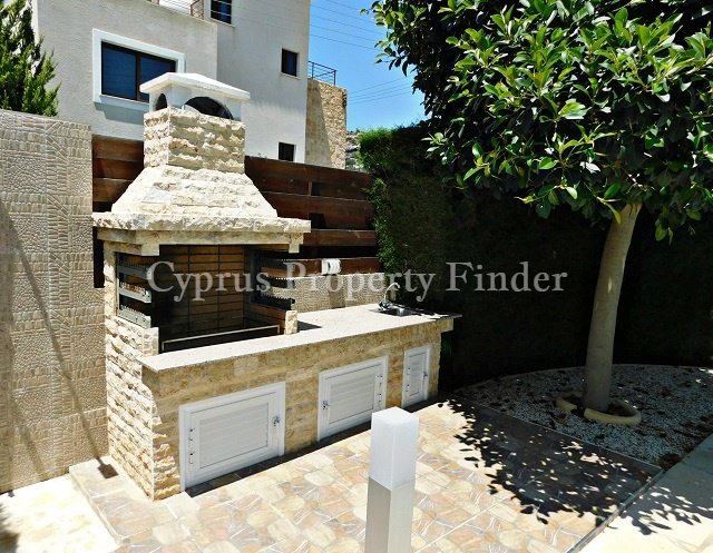 Three Bedroom Villa In Peyia Village