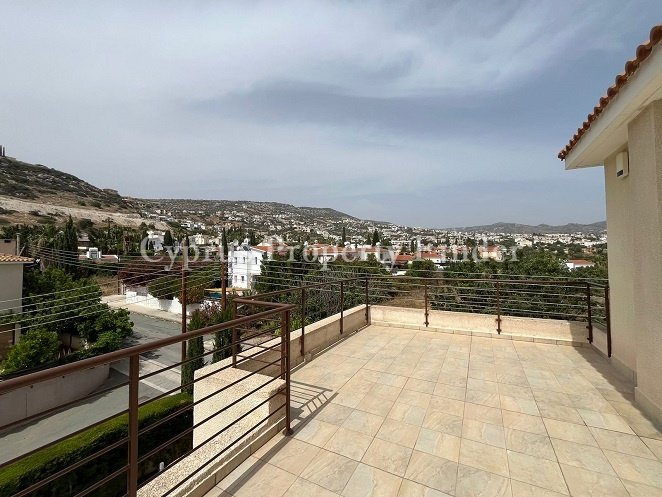Three Bedroom Villa In Peyia Village