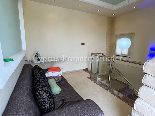Three Bedroom Villa In Peyia Village