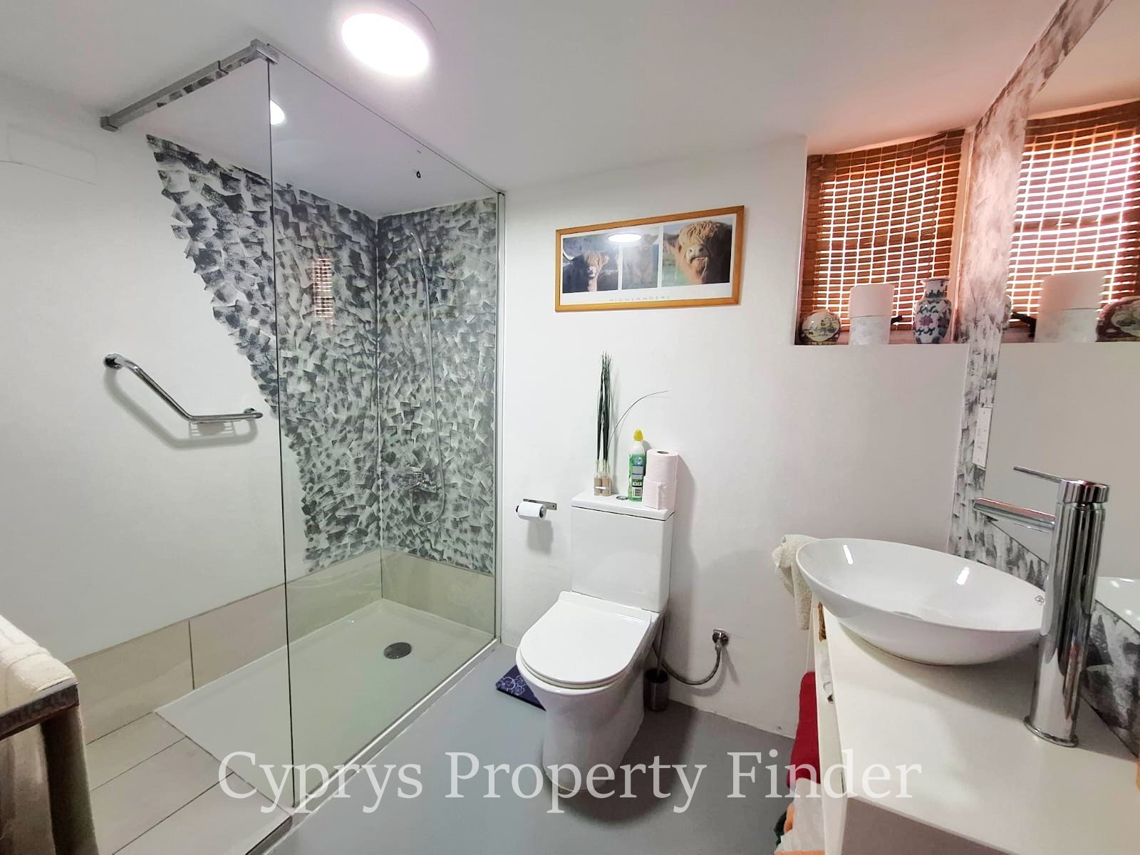 Lovely Bungalow With Superb Sea Views