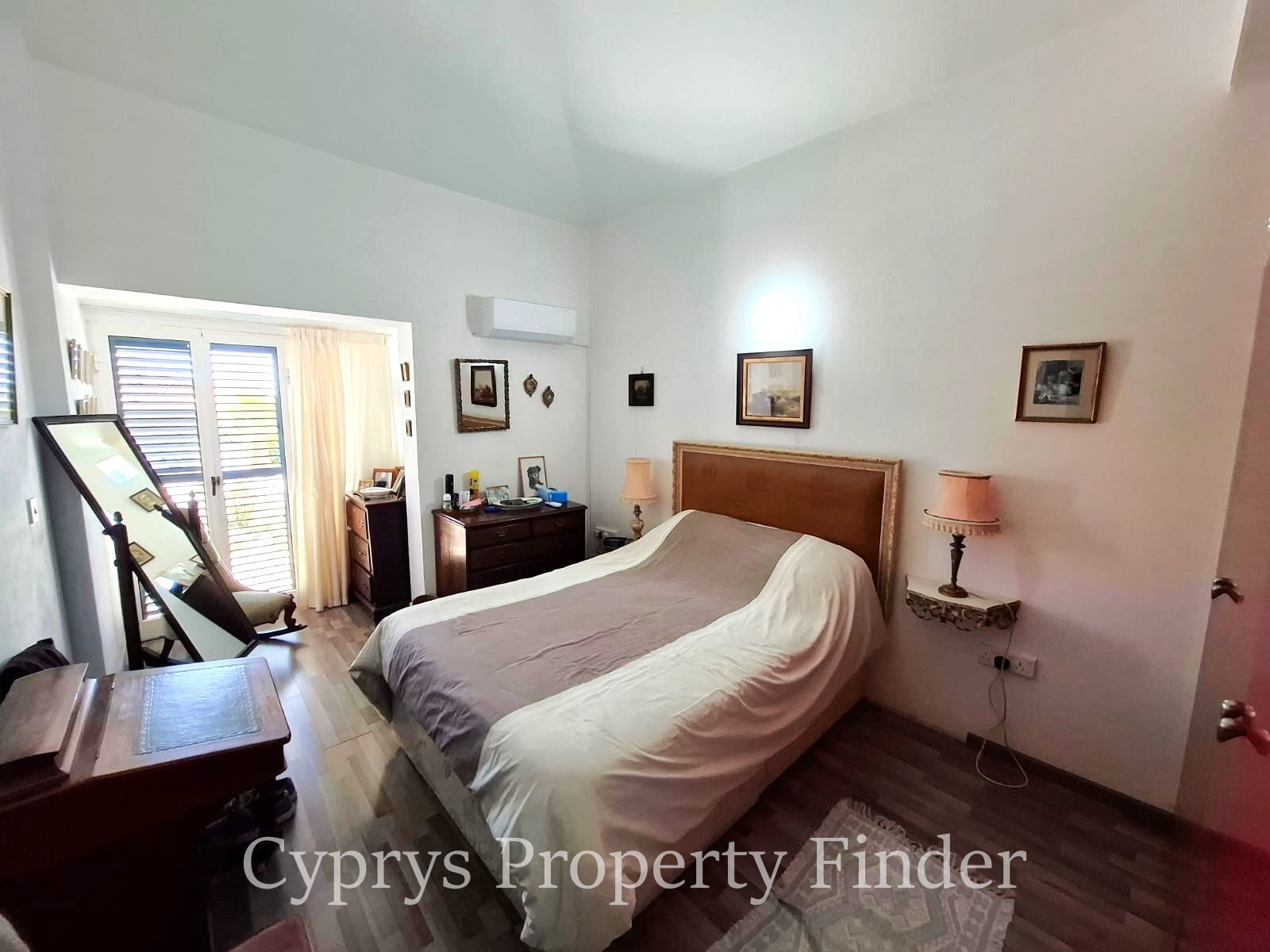 Lovely Bungalow With Superb Sea Views