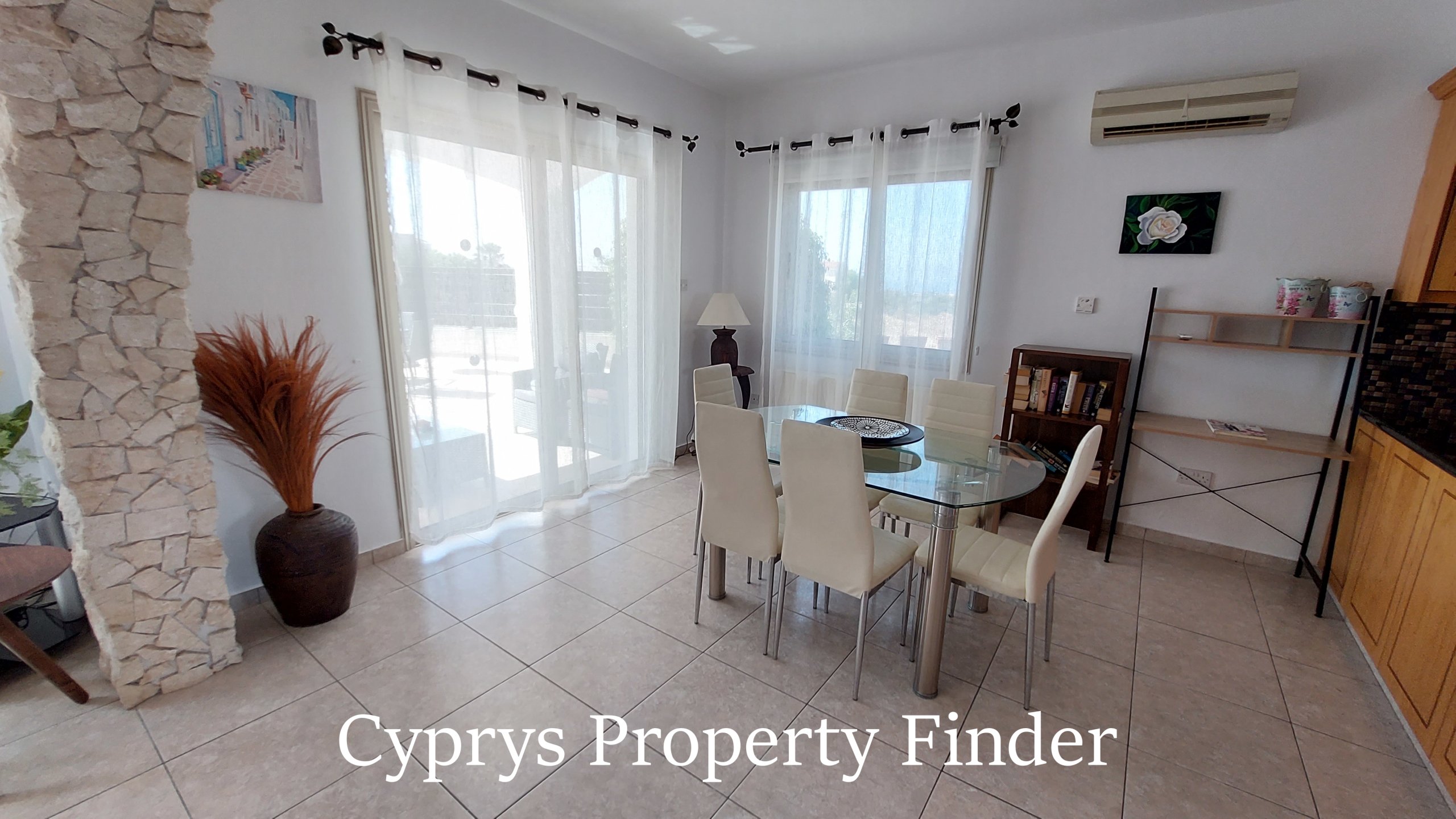 Amazing Villa In Renowned Area