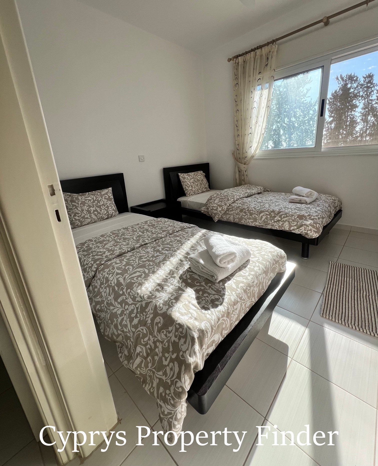 Lovely Townhouse Close To Amenities