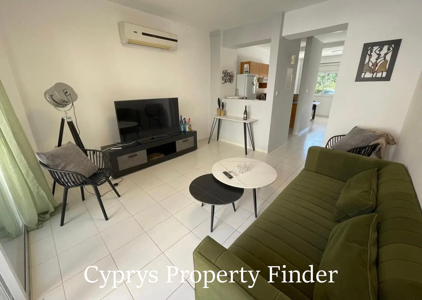 Lovely Townhouse Close To Amenities
