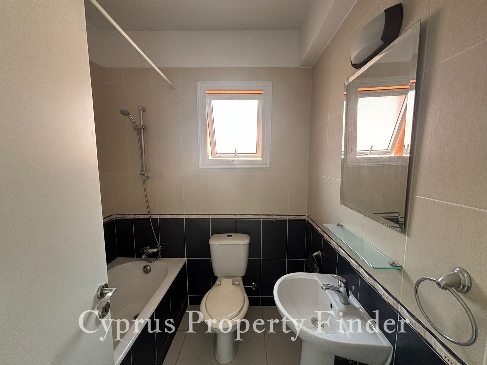 Lovely Townhouse In Great Location