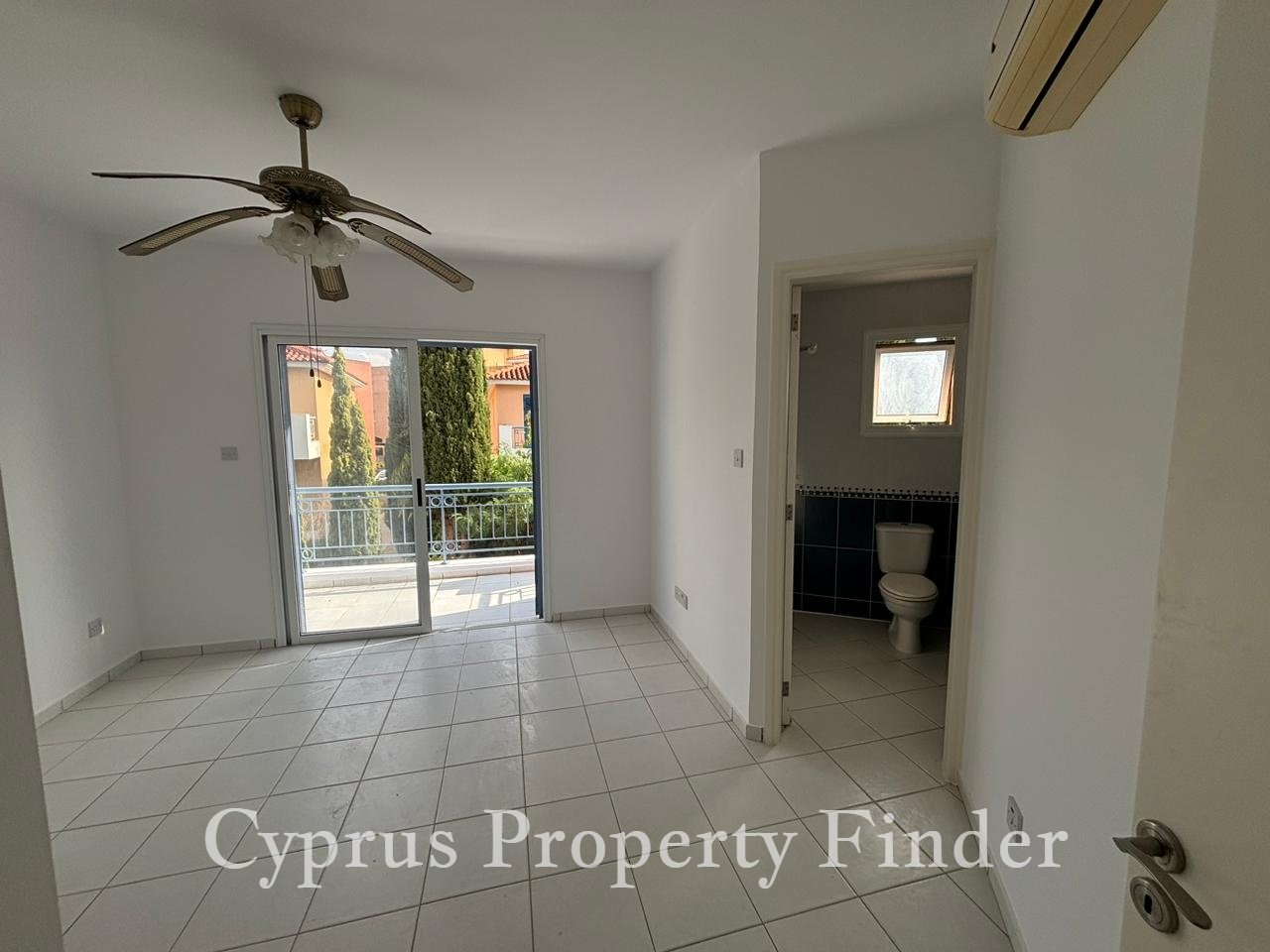 Lovely Townhouse In Great Location