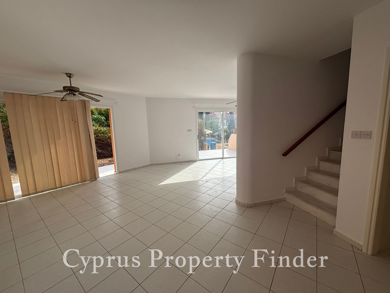 Lovely Townhouse In Great Location