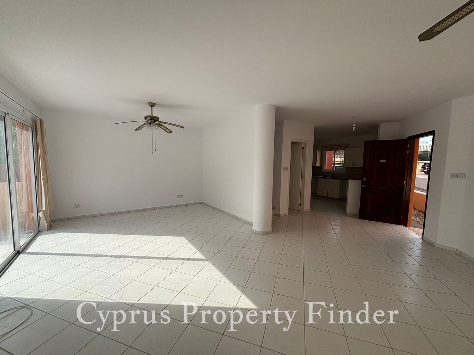 Lovely Townhouse In Great Location