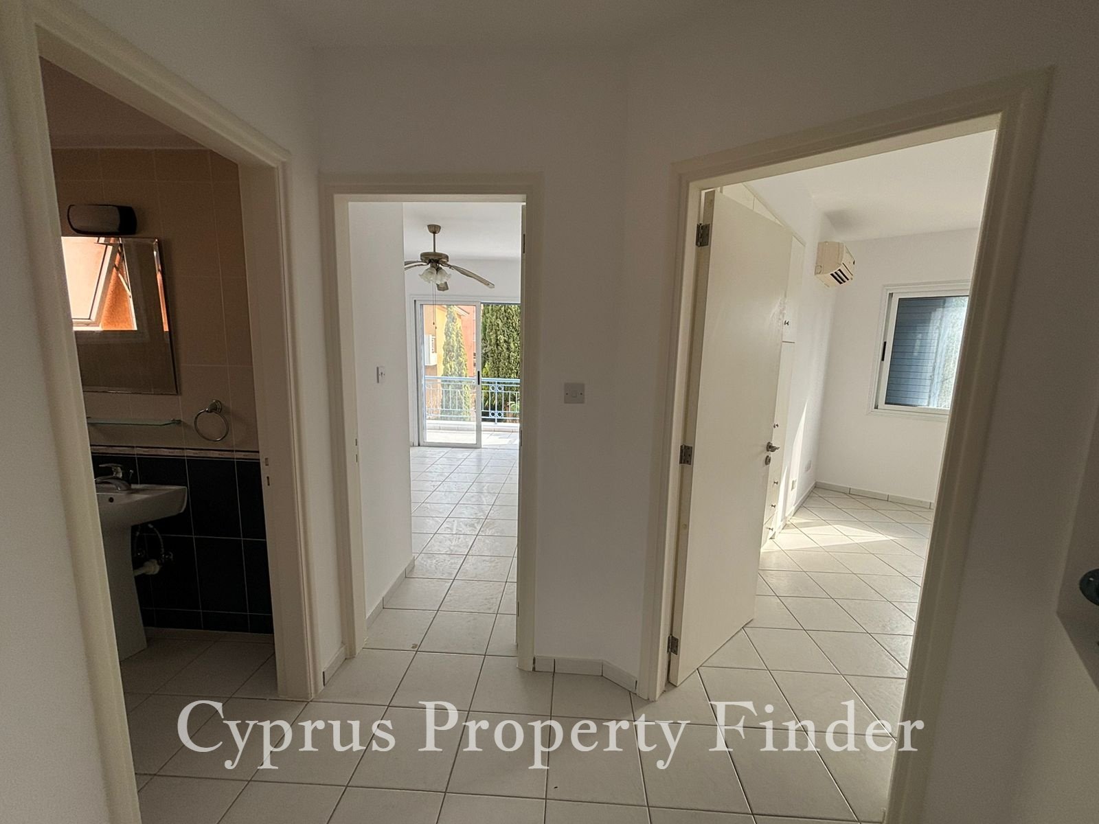 Lovely Townhouse In Great Location