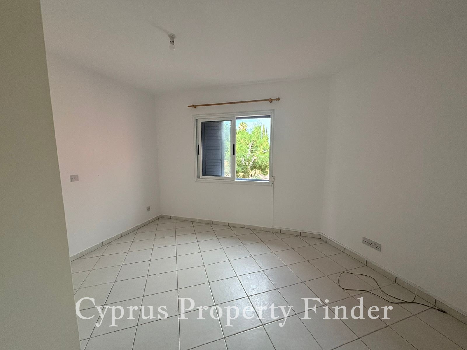 Lovely Townhouse In Great Location