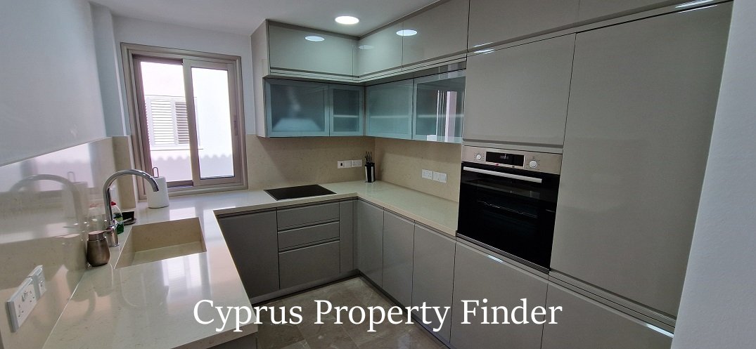 Apartment With Excellent Sea Views