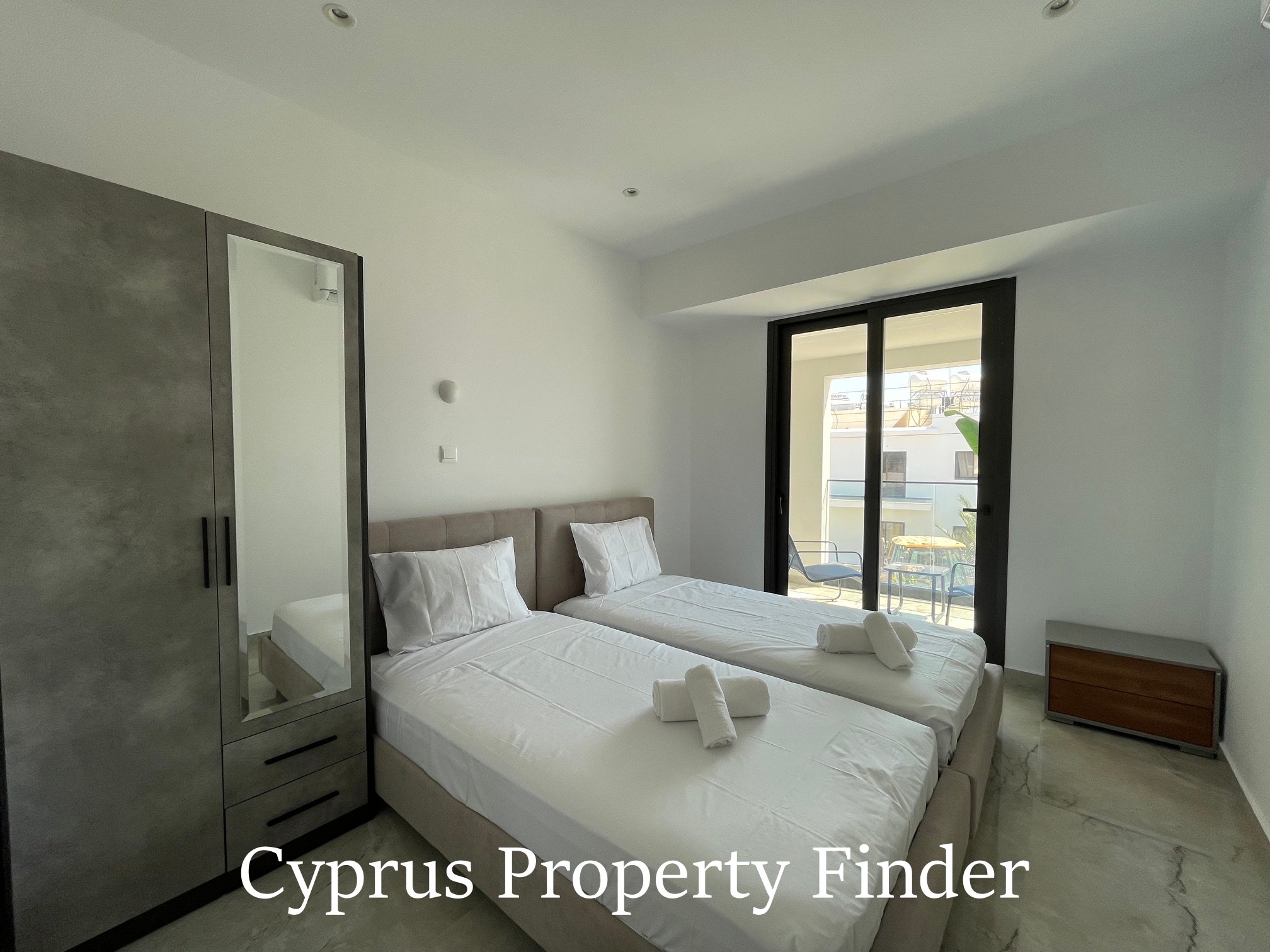 Superb Townhouse In Central Area
