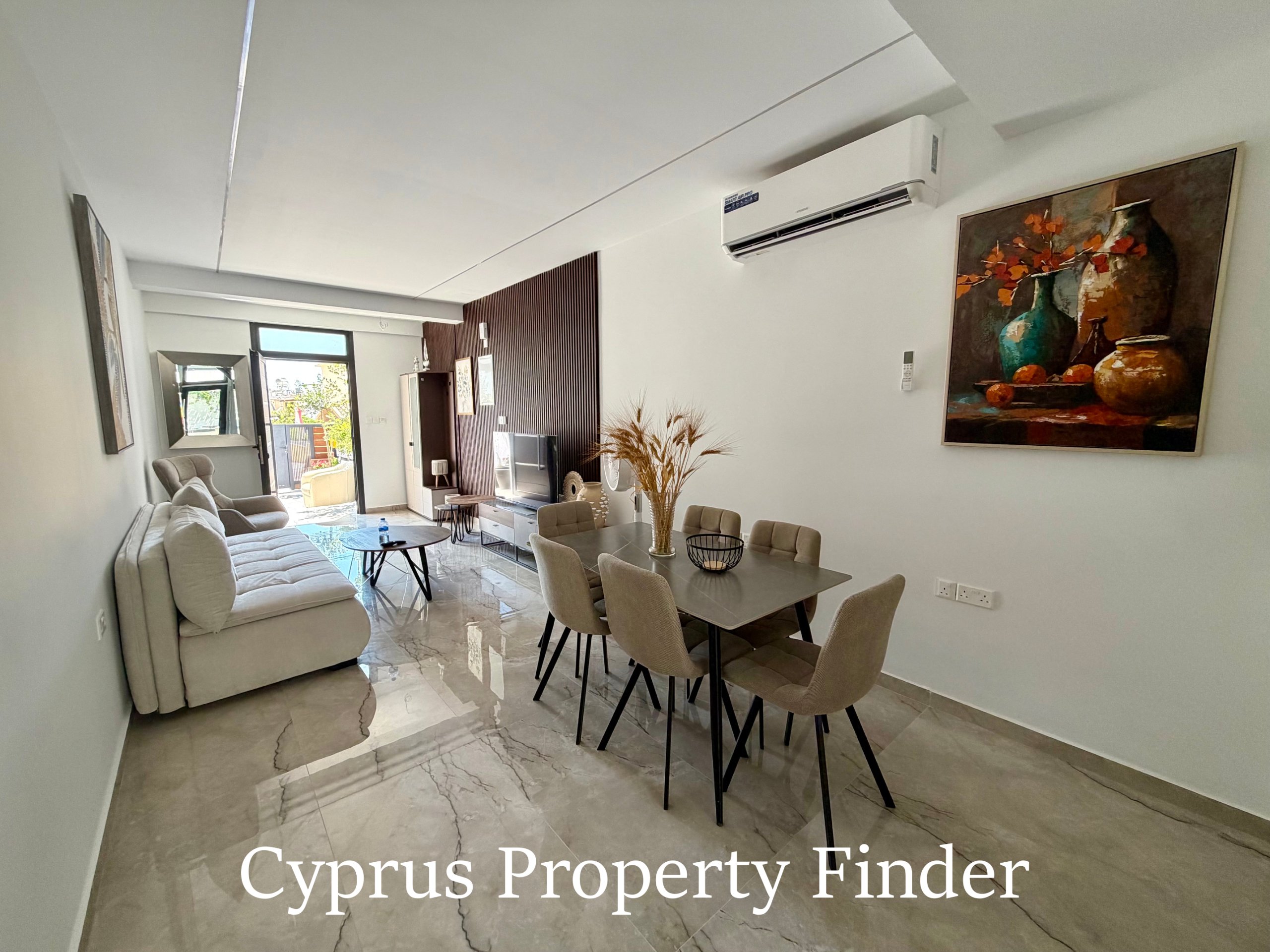 Superb Townhouse In Central Area