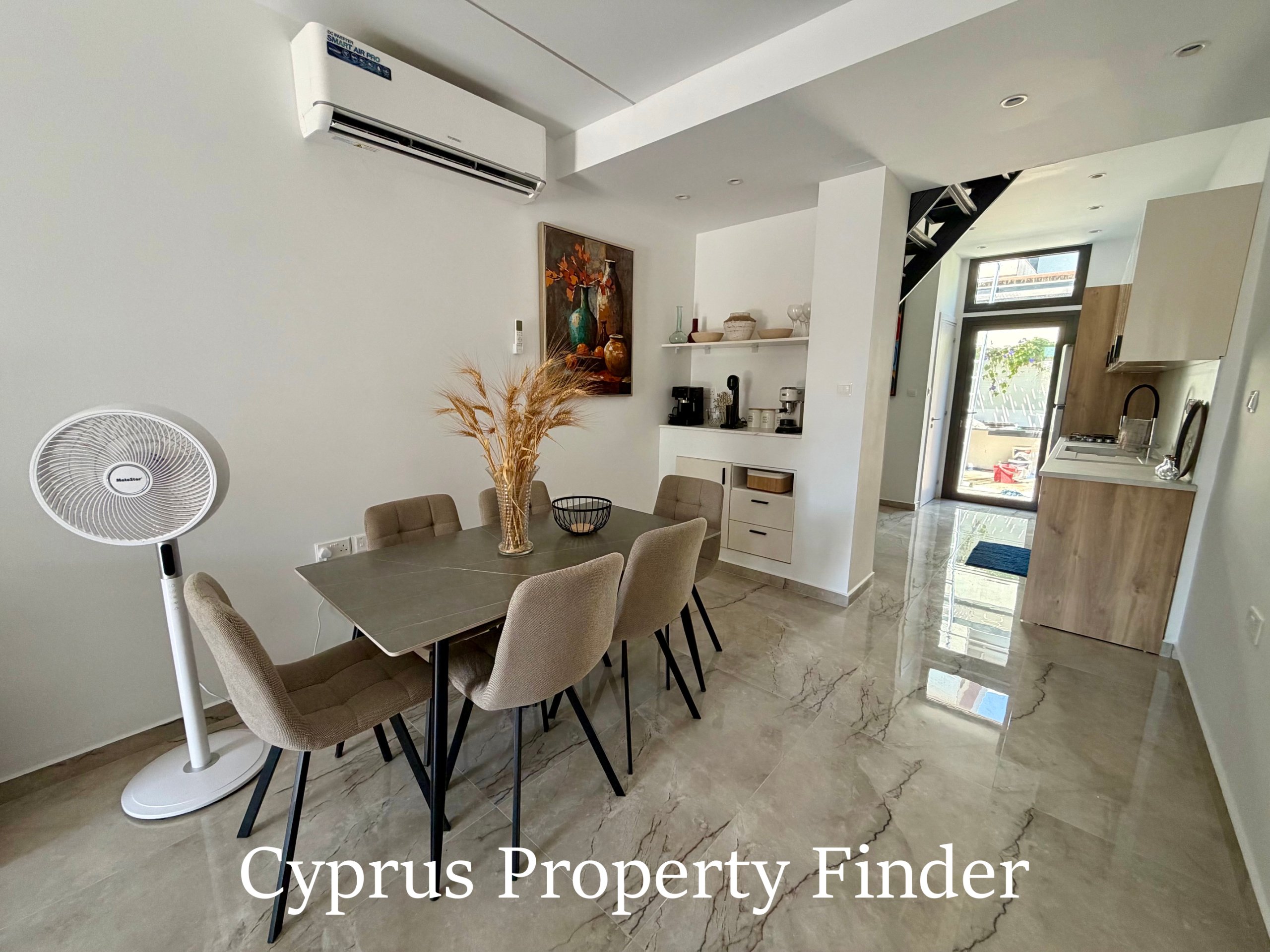 Superb Townhouse In Central Area