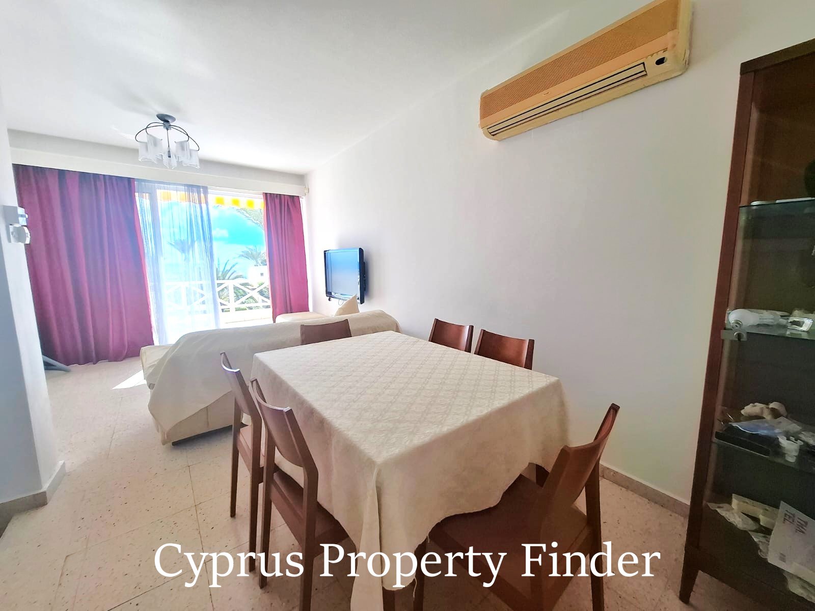Lovely Townhouse With Excellent Sea Views