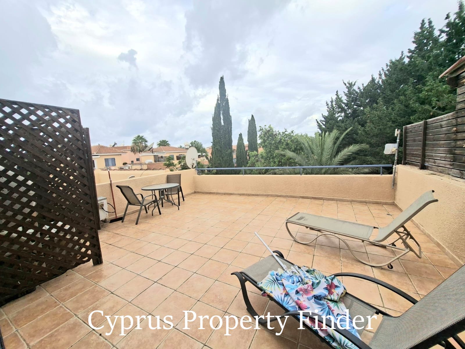 Superb Townhouse With Roof Terrace