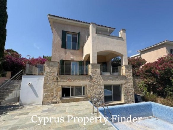 Superb Villa 300 Meters From The Sea